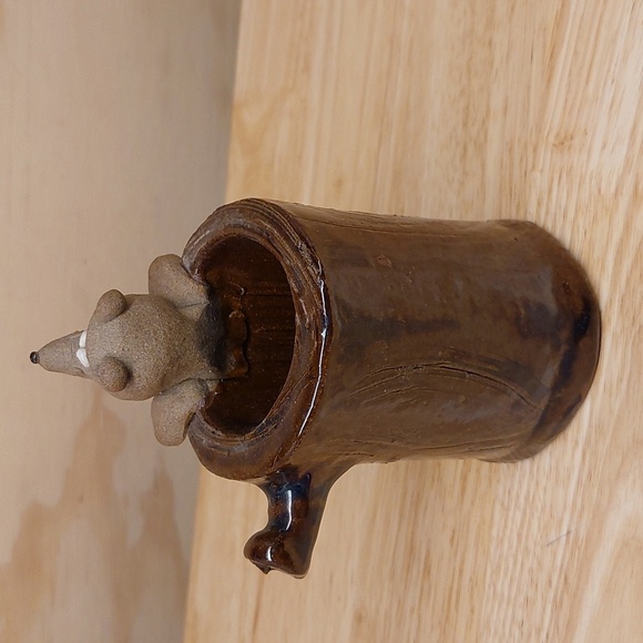 Vintage Red Clay Pottery Bear inside a tree stump Desk decor pen holder - Picture 3 of 5